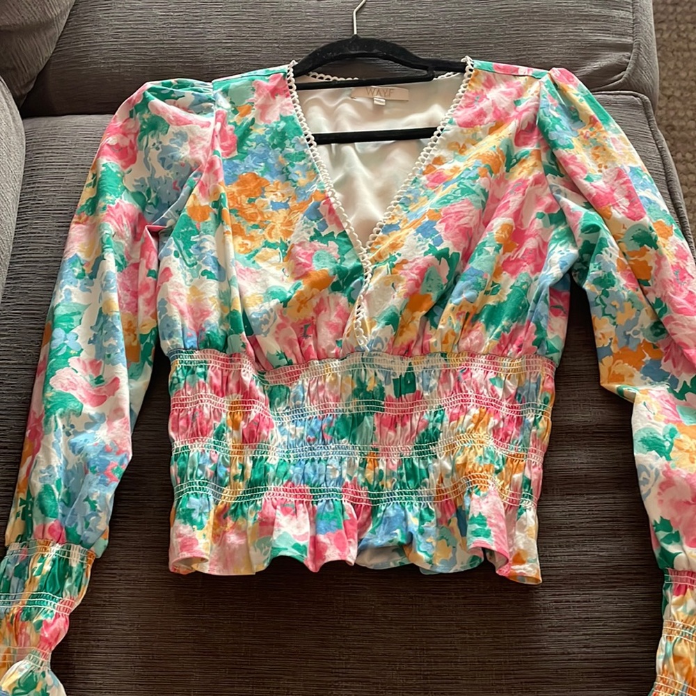 Super cute never worn colorful long sleeve WAYF top